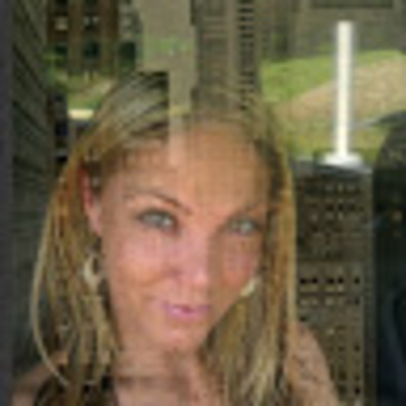 Meet your Posher, April - Picture 1 of 1